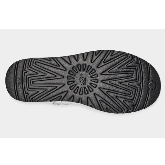 UGG Classic Mini Platform Matte Boot - Picture 6 of 11